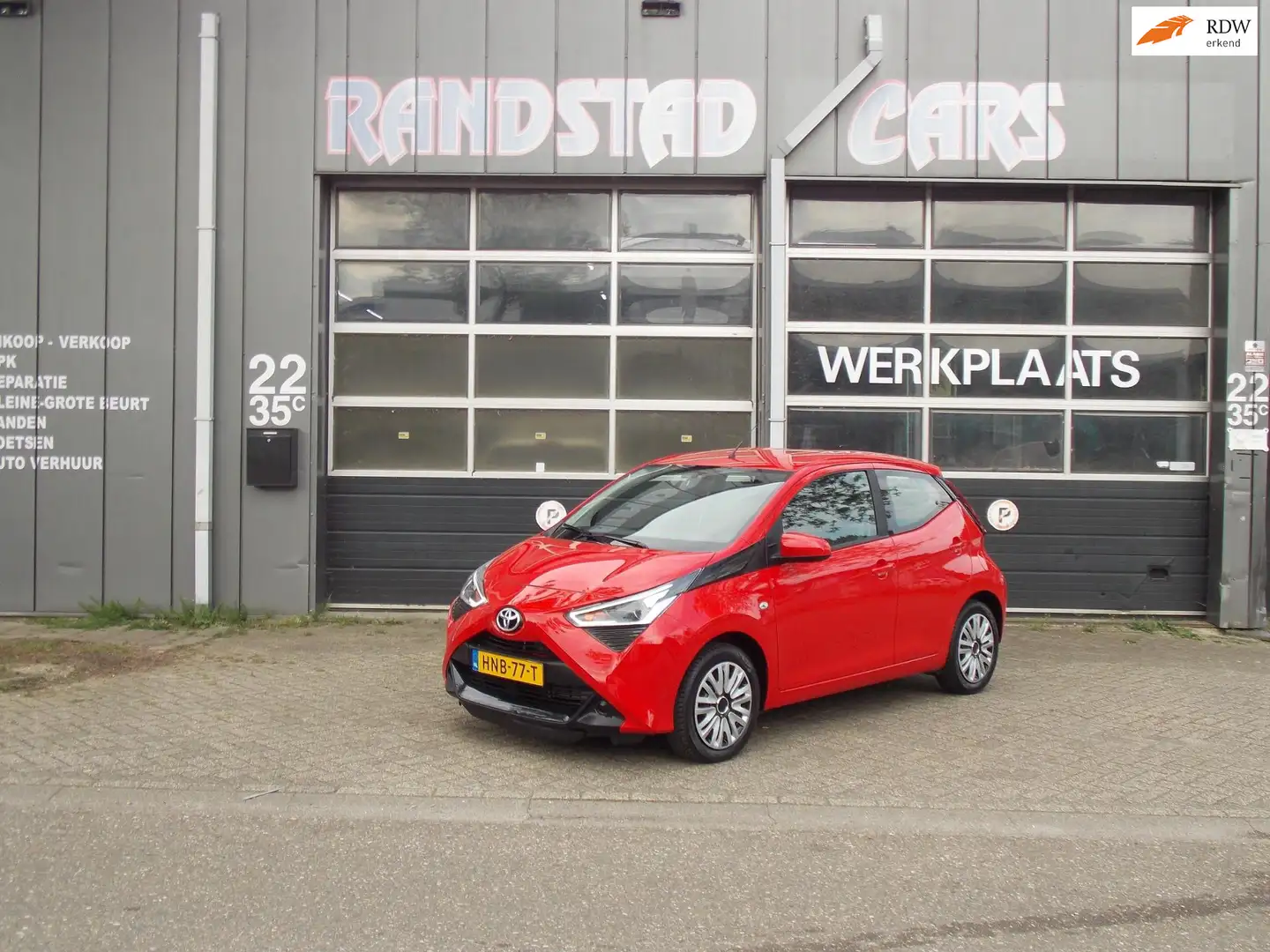 Toyota Aygo 1.0 VVT-i x-play Automaat Camera Airco Elek Pakket Rouge - 1