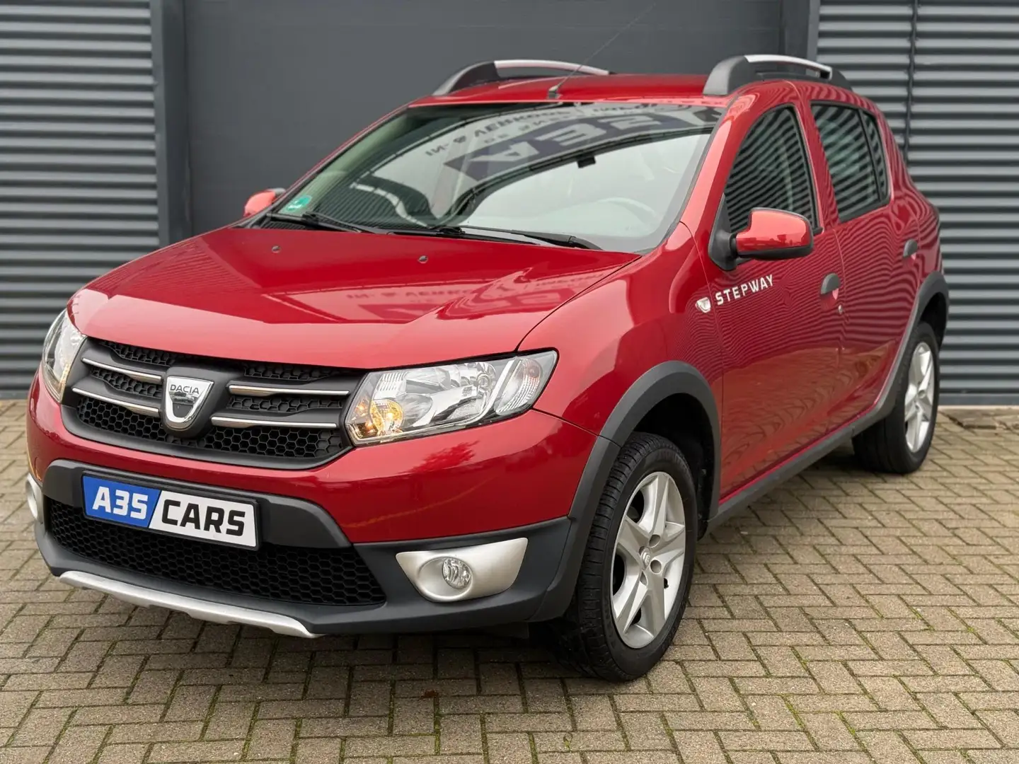 Dacia Sandero 0.9 TCe Stepway Lauréate |AIRCO|TREKHAAK|PARKEERSE Rouge - 1