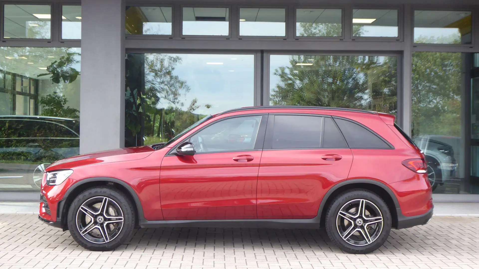 Mercedes-Benz GLC 300 d 4Matic Premium AMG Rouge - 2