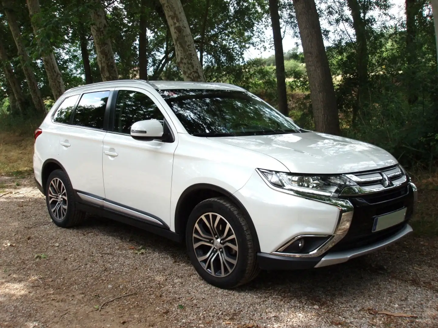 Mitsubishi Outlander 200 MPI Motion 2WD 5pl. CVT Blanco - 1
