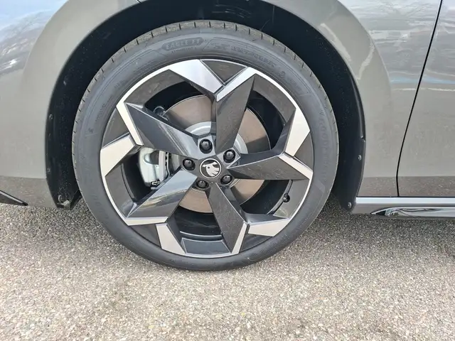 Skoda Superb 4x4 Sportline TDI DSG Ansicht 6