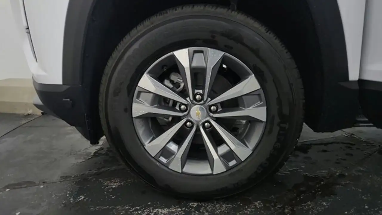 Chevrolet Equinox photo Chevrolet Equinox