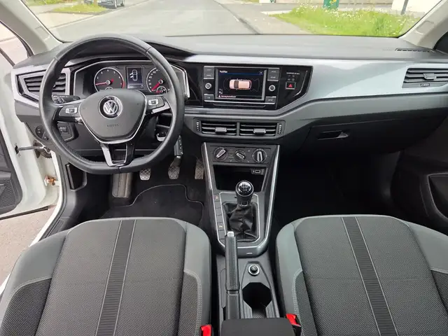 Volkswagen Polo view 11