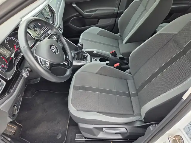 Volkswagen Polo view 13