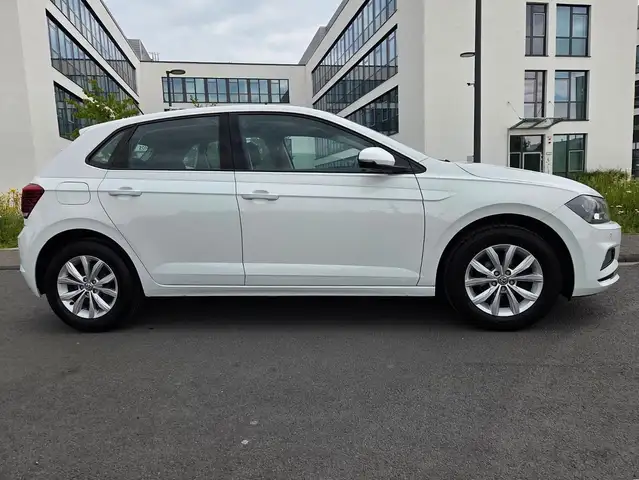 Volkswagen Polo view 5