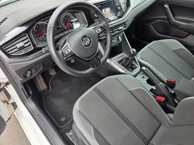 Volkswagen Polo view 12