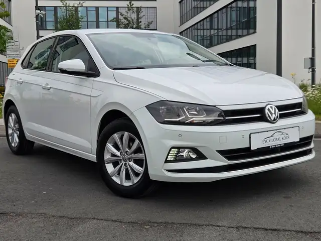 Volkswagen Polo view 2