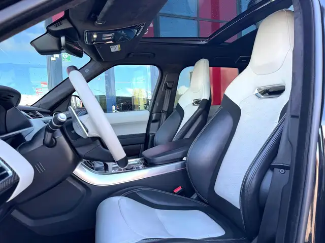 Land Rover Range Rover Sport view 11