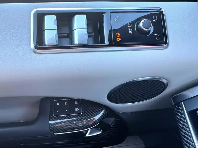 Land Rover Range Rover Sport view 10
