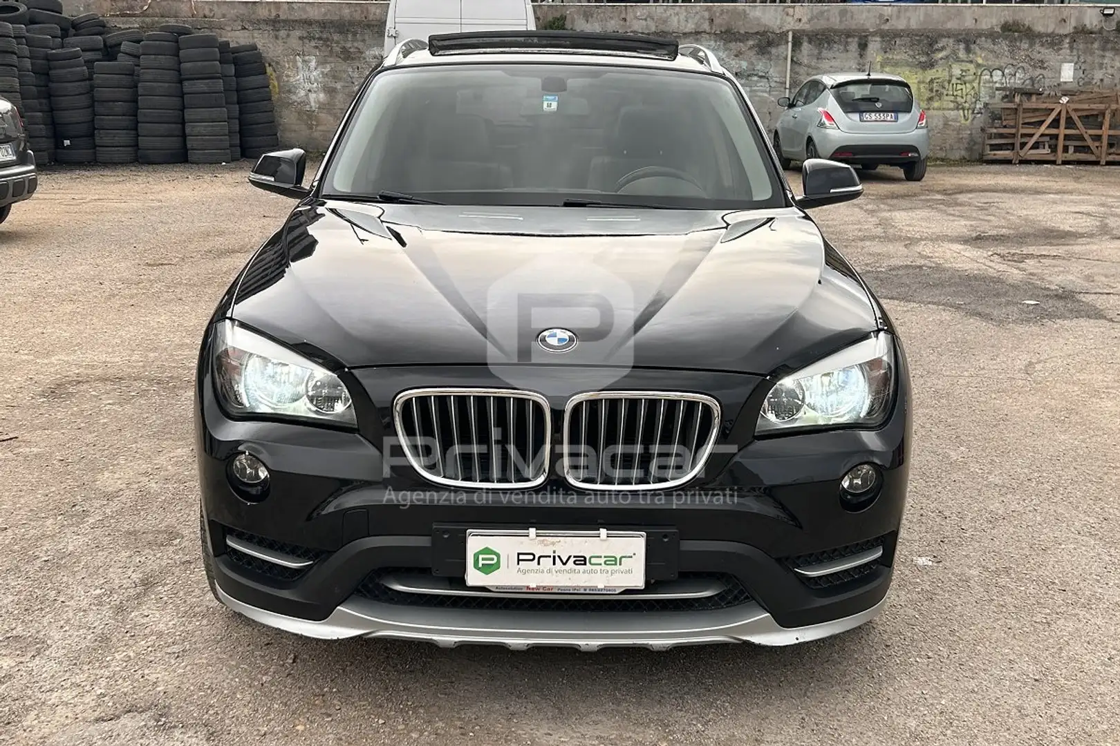 BMW X1 X1 xDrive18d X Line Schwarz - 2