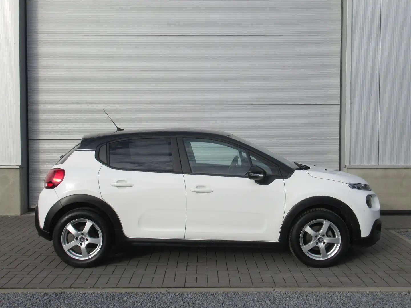 Citroen C3 1.2i PureTech Highlight / € 6.999 Netto / Navi Wit - 2