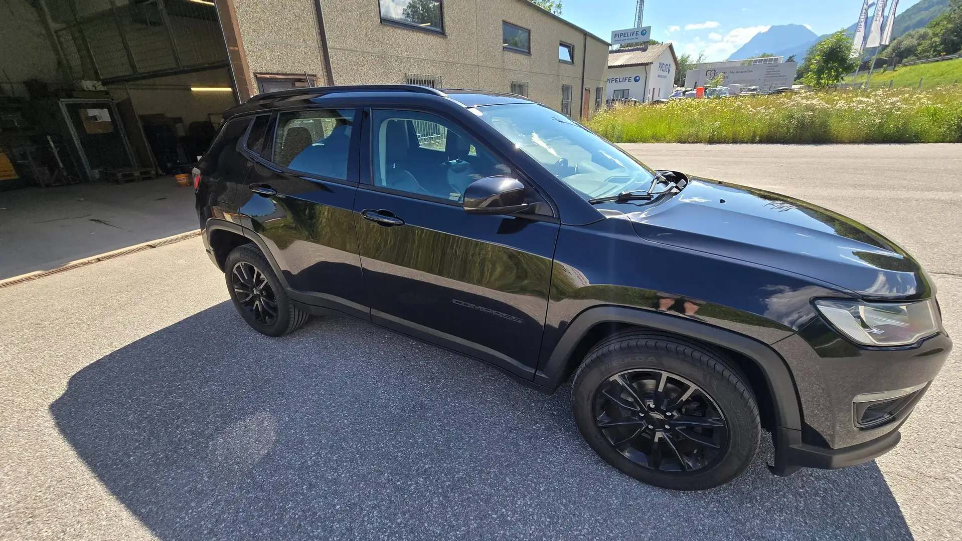 Jeep Compass Compass 1,6 MultiJet FWD 6MT Night Eagle Night Eagle Schwarz - 2