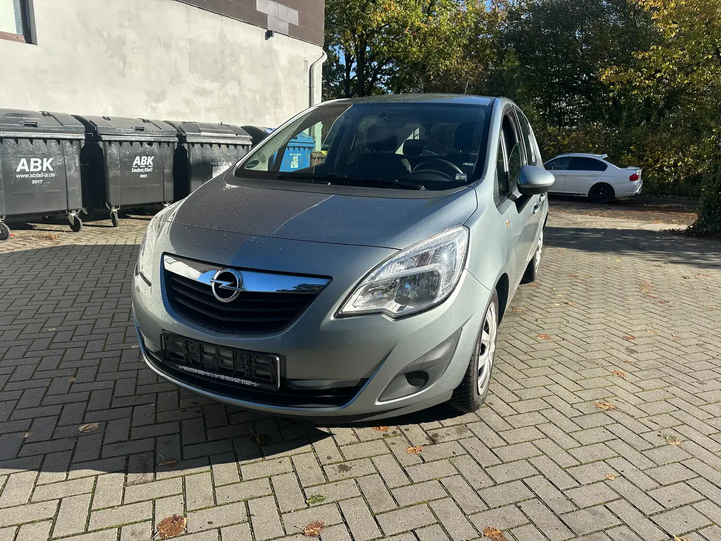 Opel Meriva Edition / Tüv Neu / Klima / Euro 5 /AHK Grau - 1