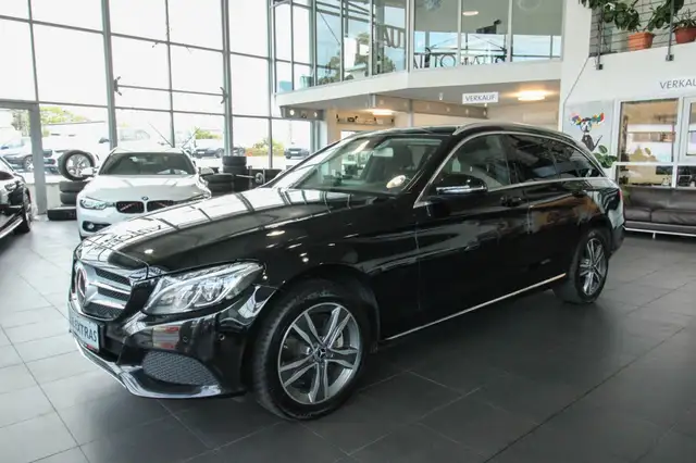 Mercedes-Benz C 220 d 4Matic Avantgarde/AHK/ACC/LED/SHZ/NAVI