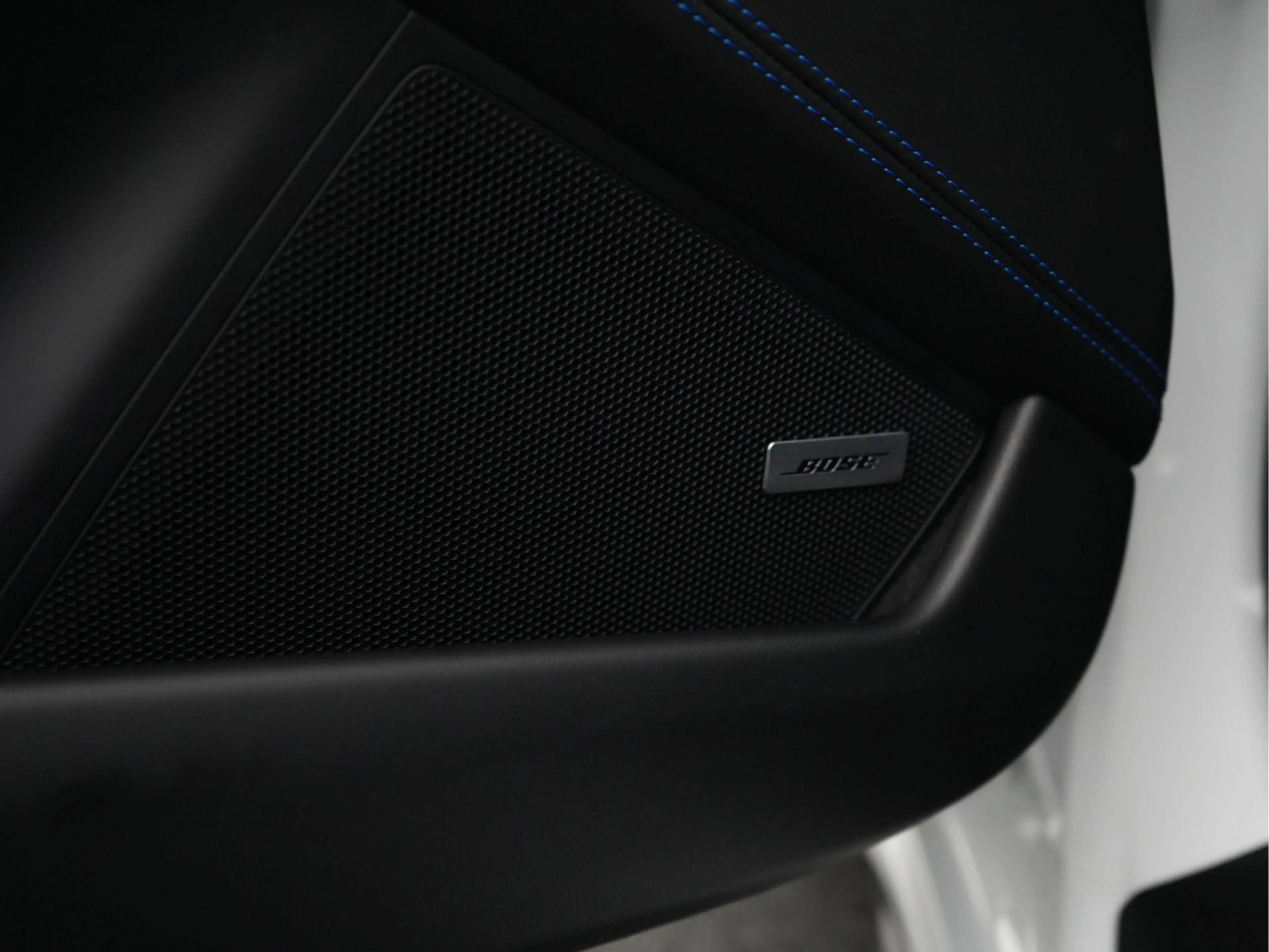 Porsche 992 GT3 Touring — photo 12