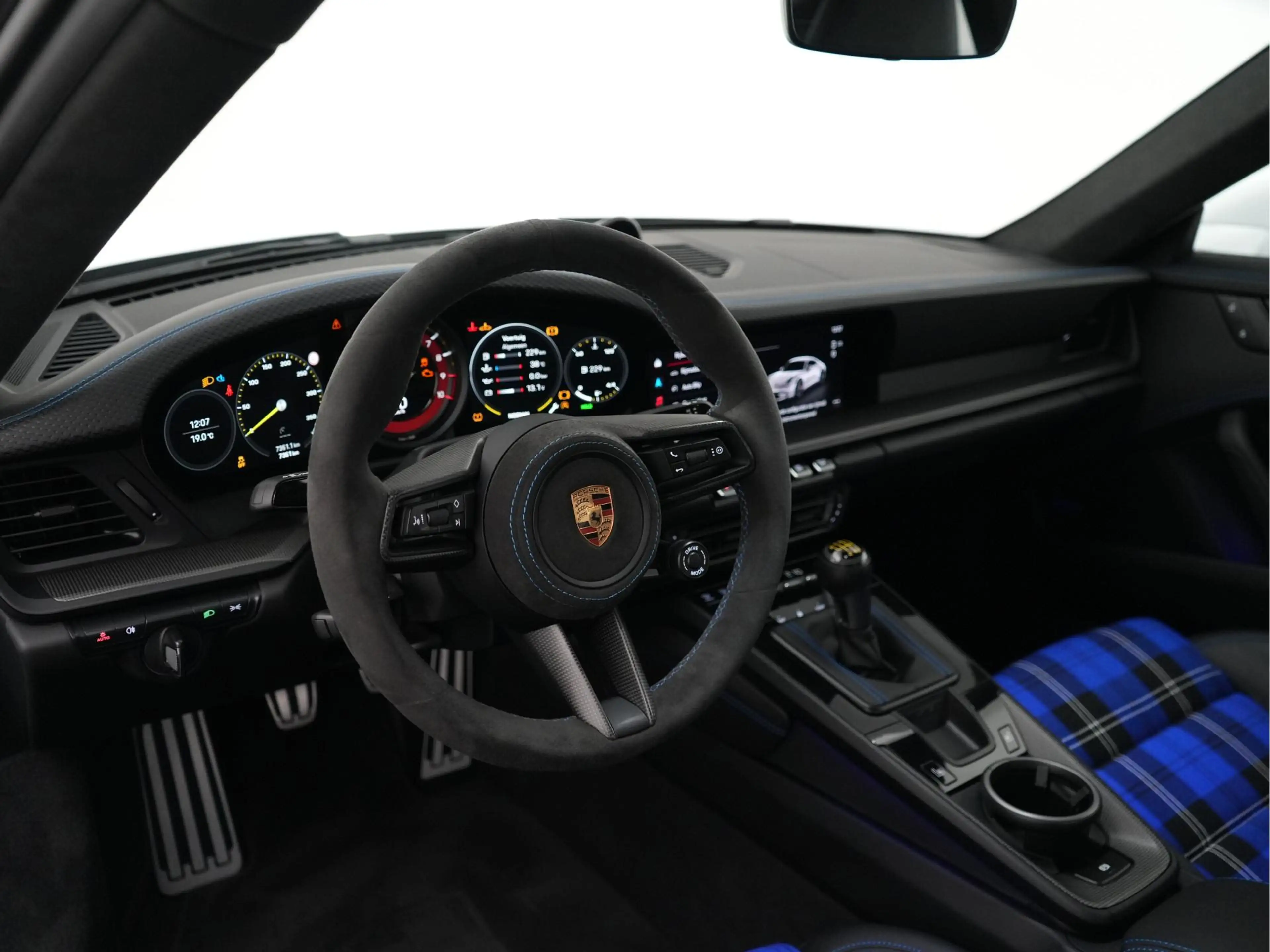 Porsche 992 GT3 Touring — photo 5