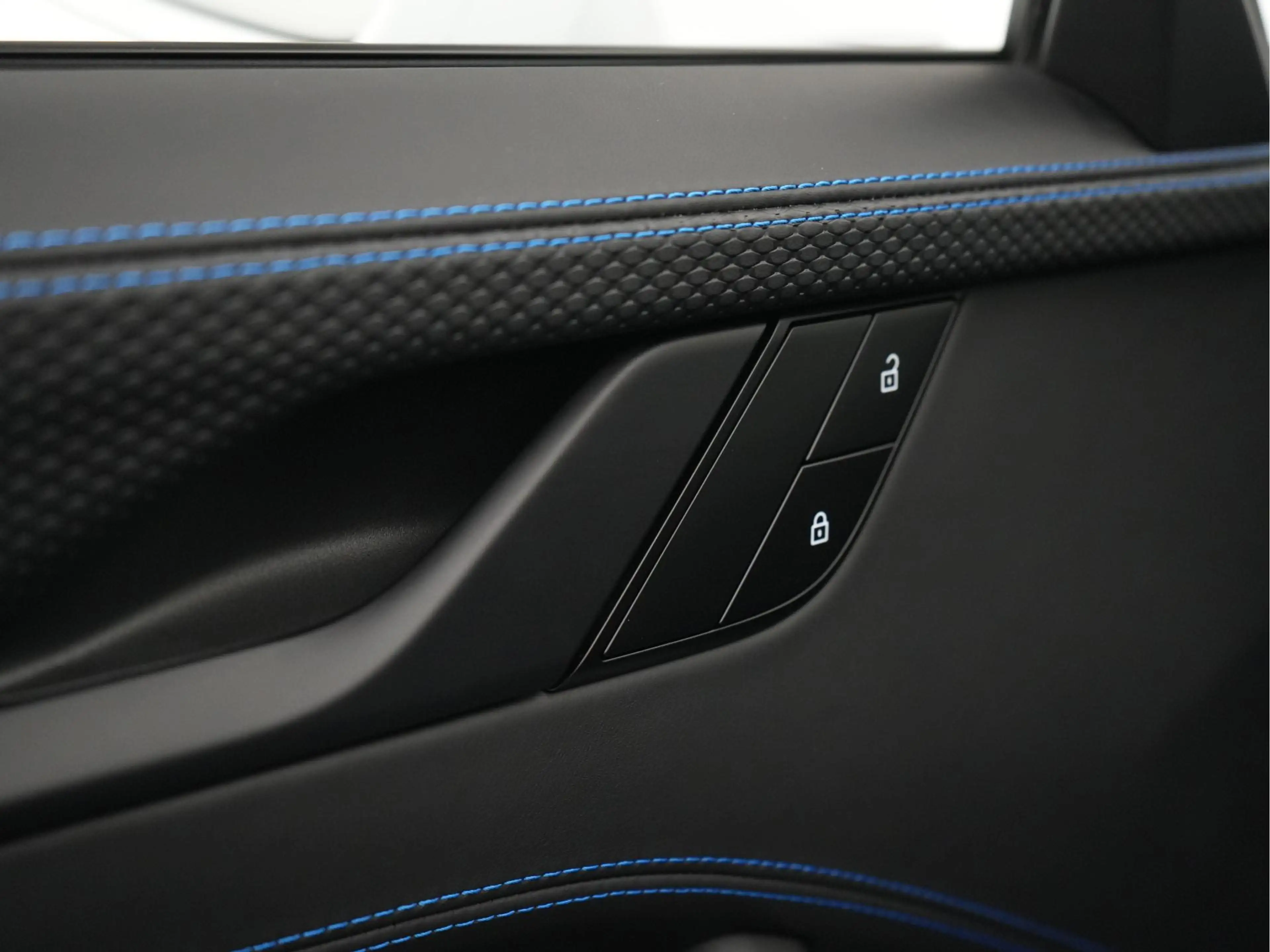 Porsche 992 GT3 Touring — photo 10