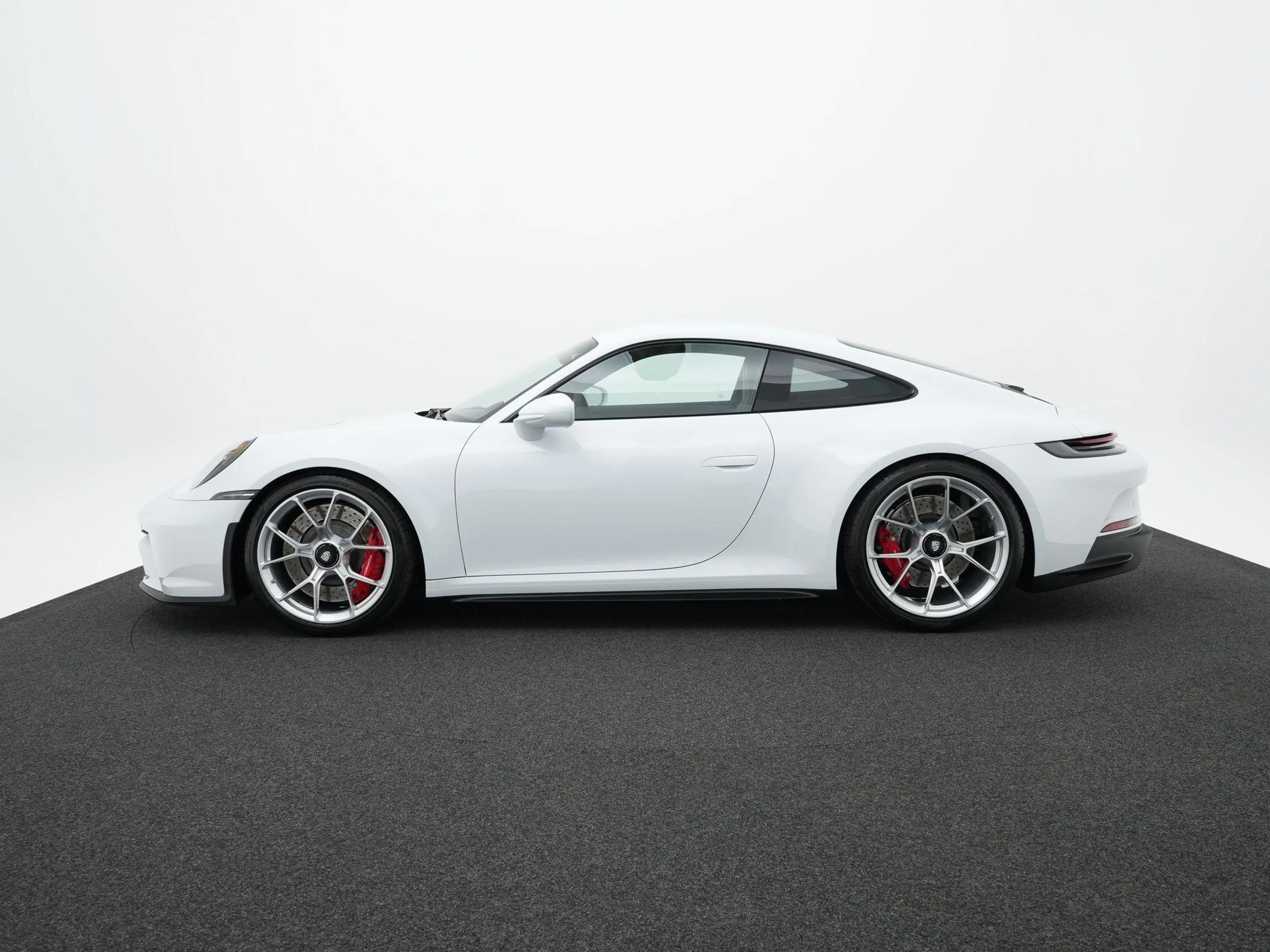 Porsche 992 GT3 Touring — photo 2