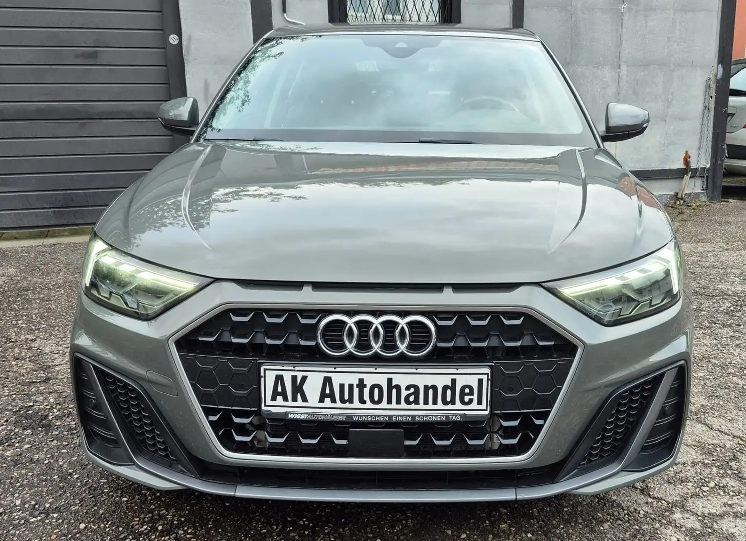 Audi A1 Sportback 30 TFSI S line Aut Navi  LED Gris - 2