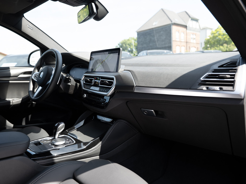 BMW X4 xDrive20i M-Sport FACEL. PANO AHK LED ACC — photo 10