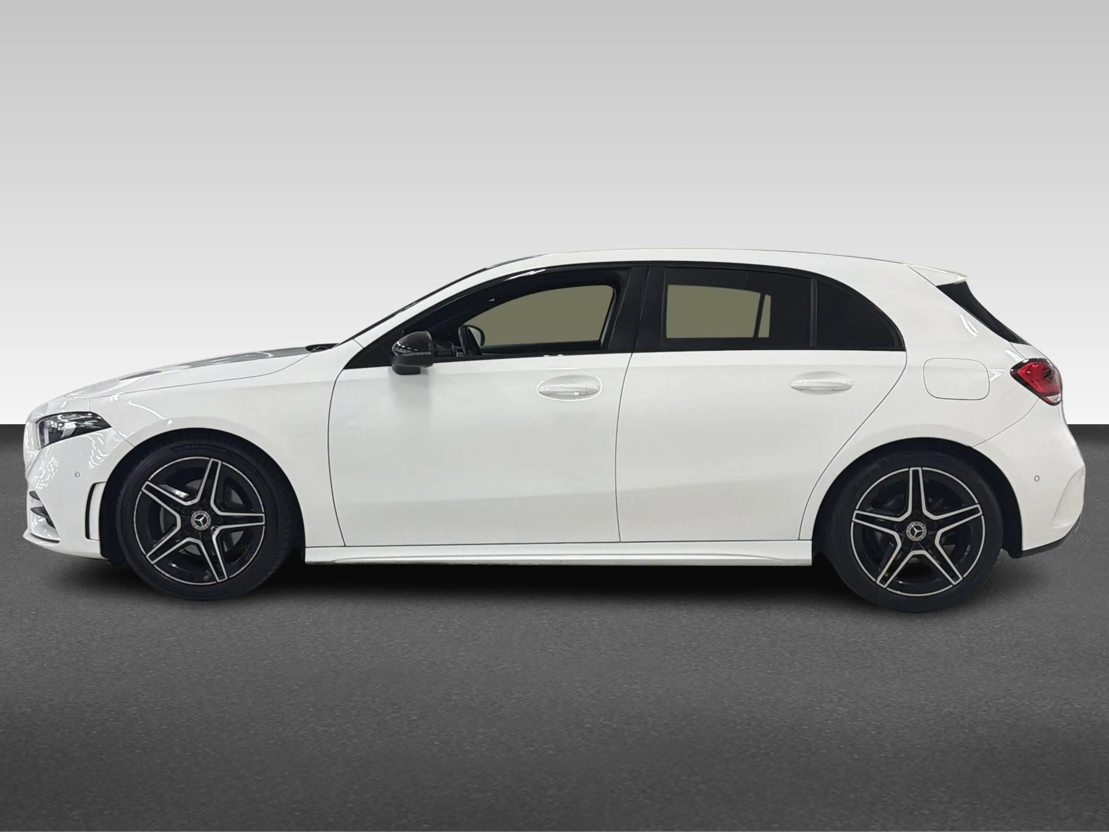 Mercedes-Benz A 180 Business Solution AMG | AMG-styling | Achteruitrij — photo 2
