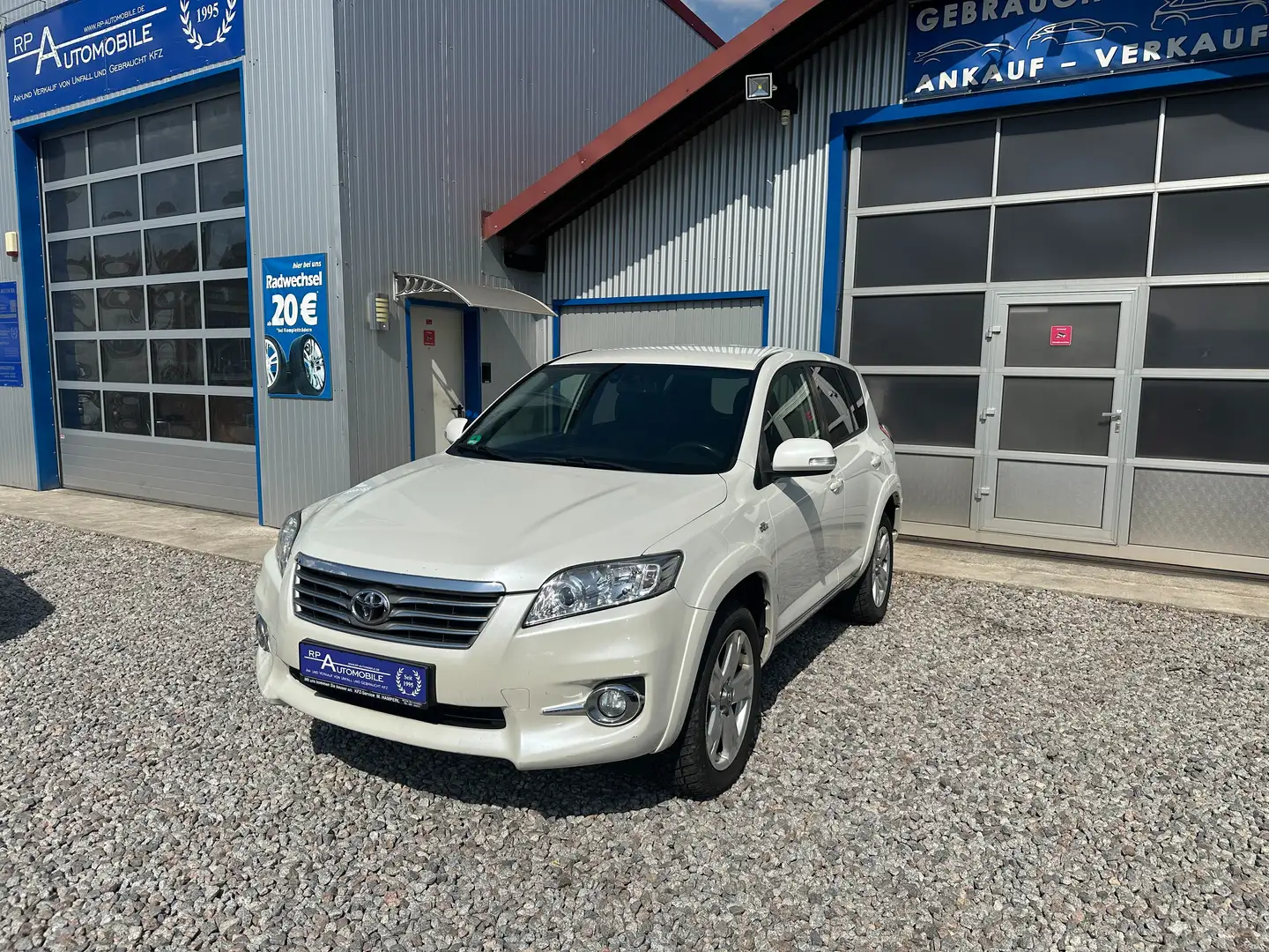 Toyota RAV 4 Executive 2.2 D 4X4 LEDER KLIMA KAMERA AHK Weiß - 1