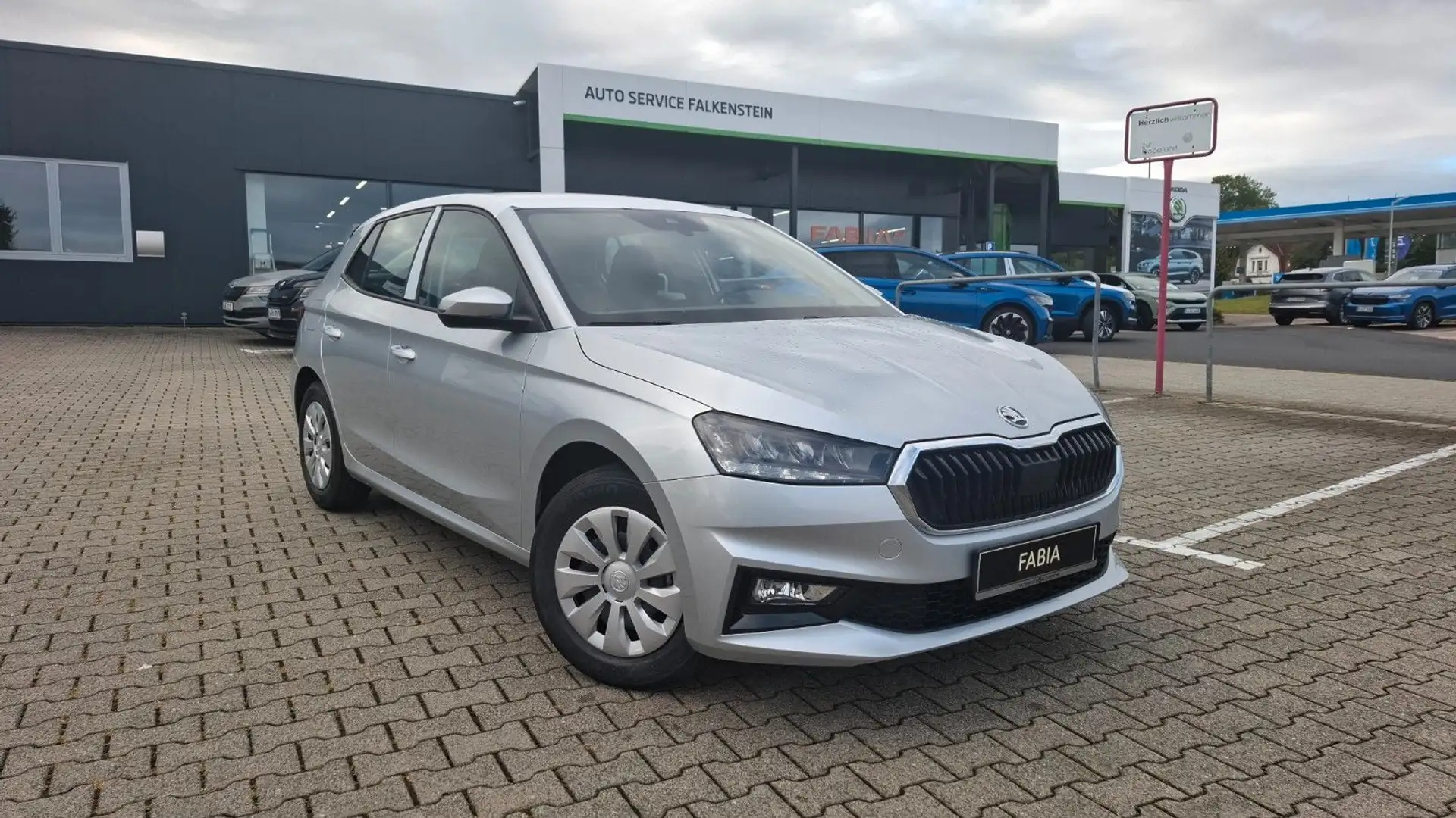 Skoda Fabia 80 PS Essence/Brganfahras/SHZ/getRB/AC Argent - 1