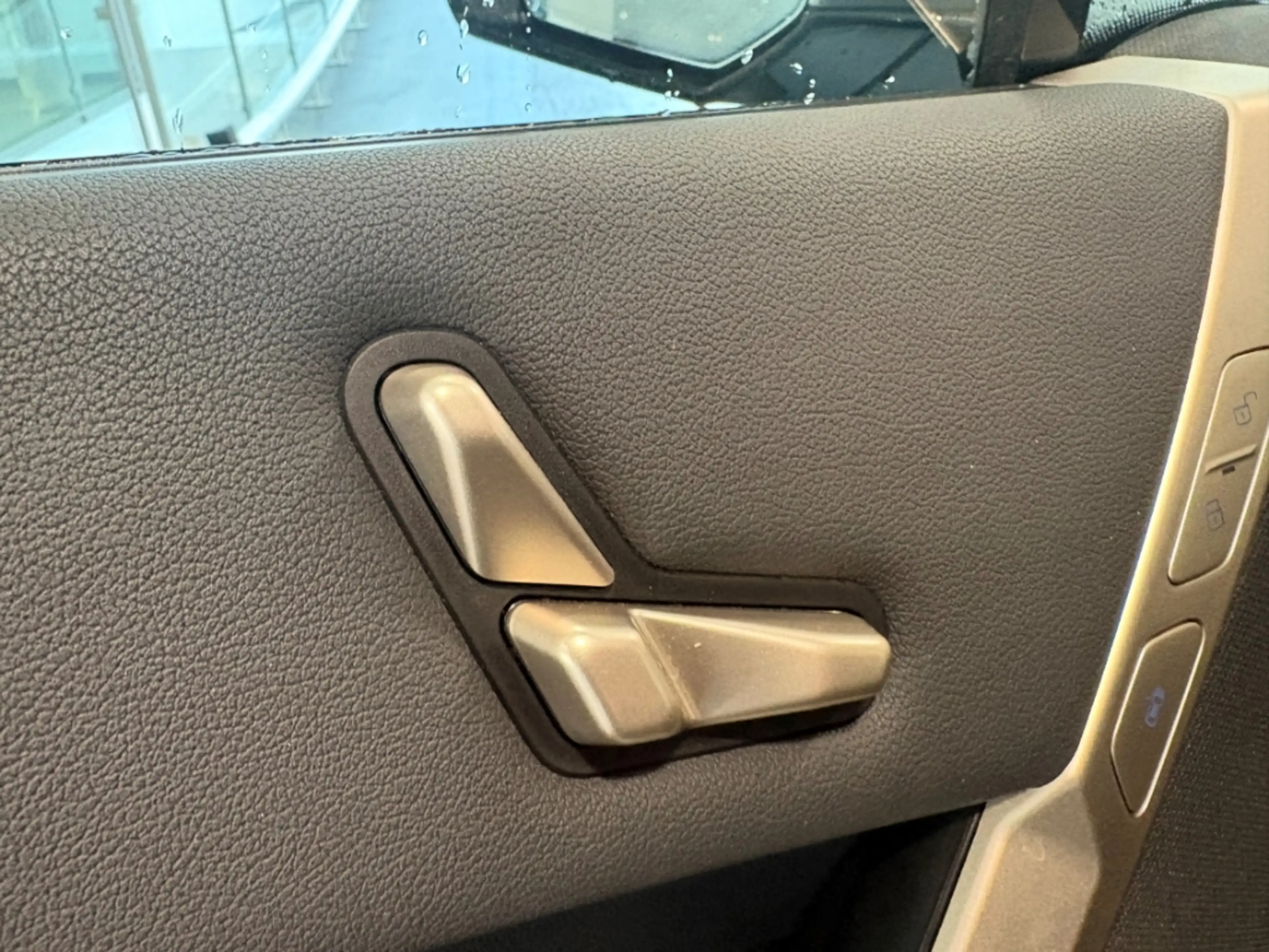 BMW iX xDrive 40 Navi Leder Digitales Cockpit Soundsystem — photo 10