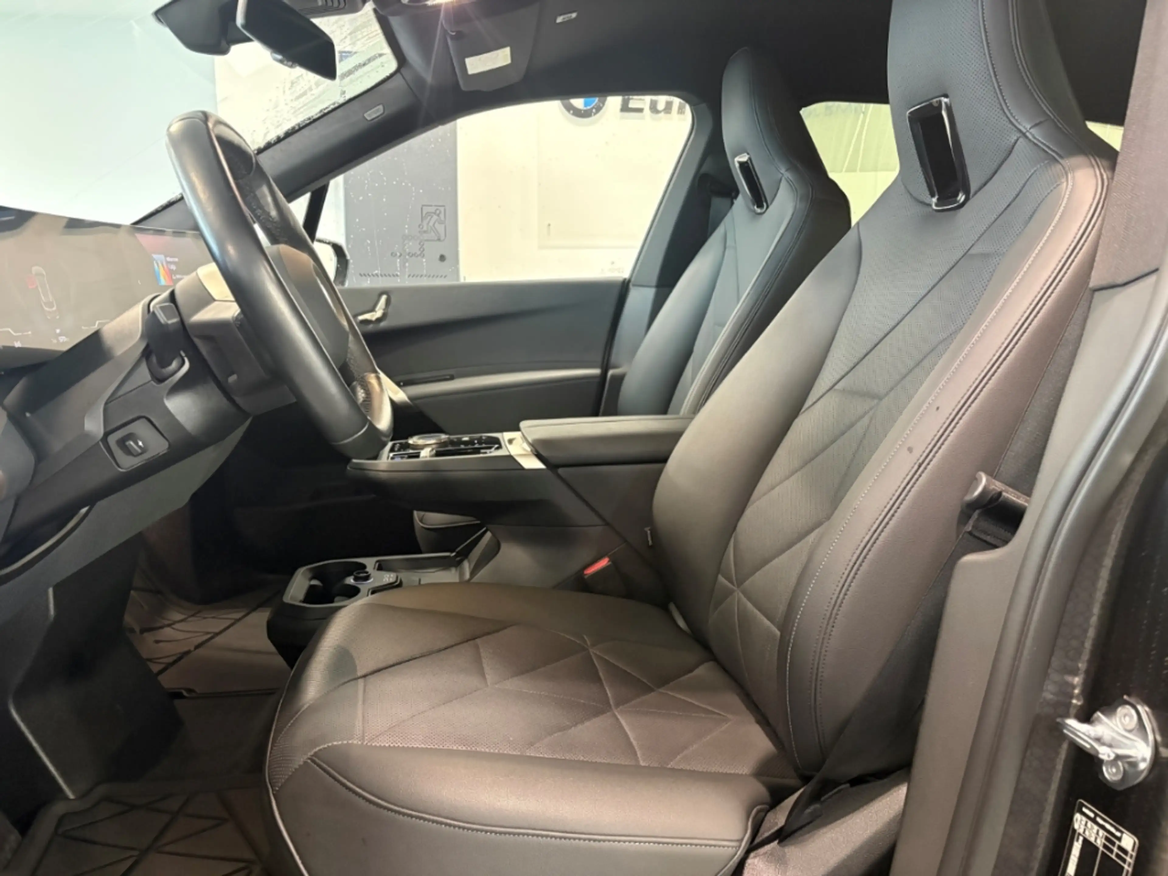 BMW iX xDrive 40 Navi Leder Digitales Cockpit Soundsystem — photo 9