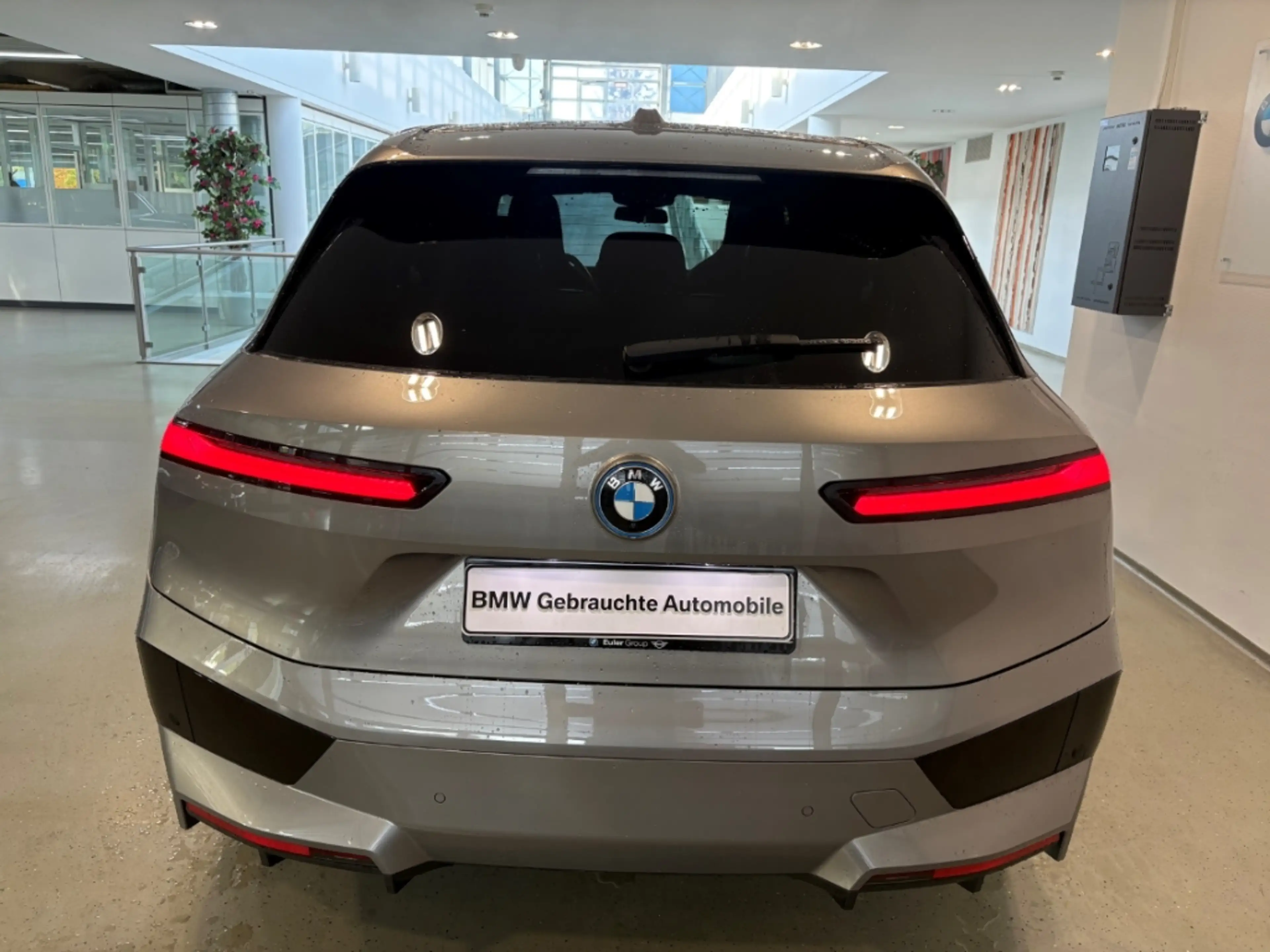 BMW iX xDrive 40 Navi Leder Digitales Cockpit Soundsystem — photo 6
