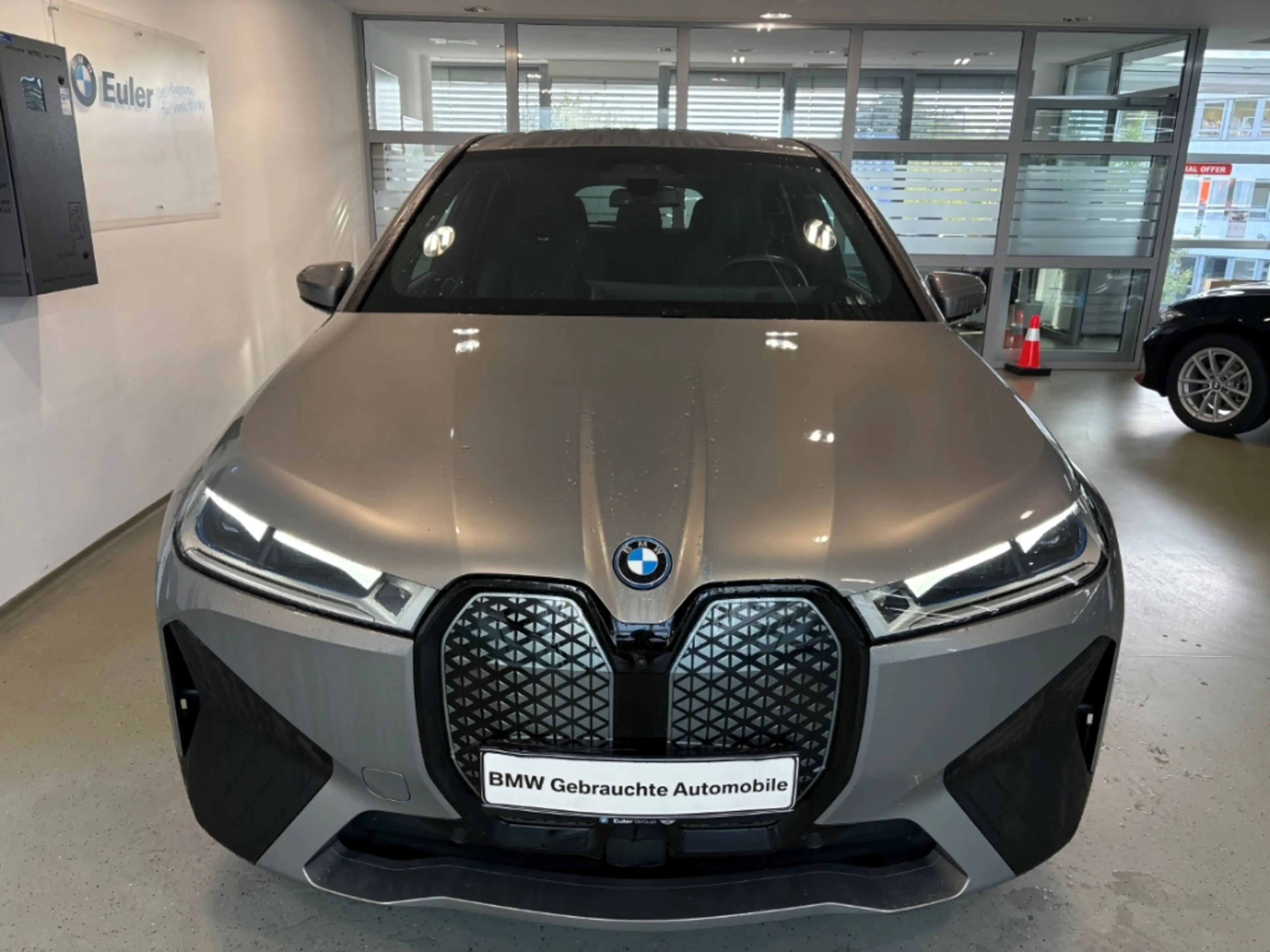 BMW iX xDrive 40 Navi Leder Digitales Cockpit Soundsystem — photo 4