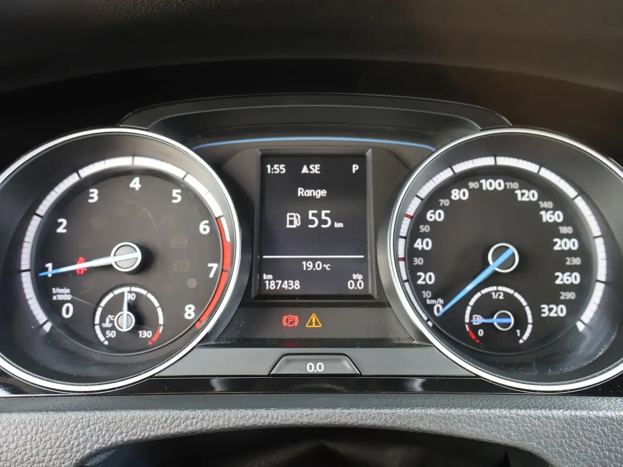 Volkswagen Golf R снимка Volkswagen Golf R