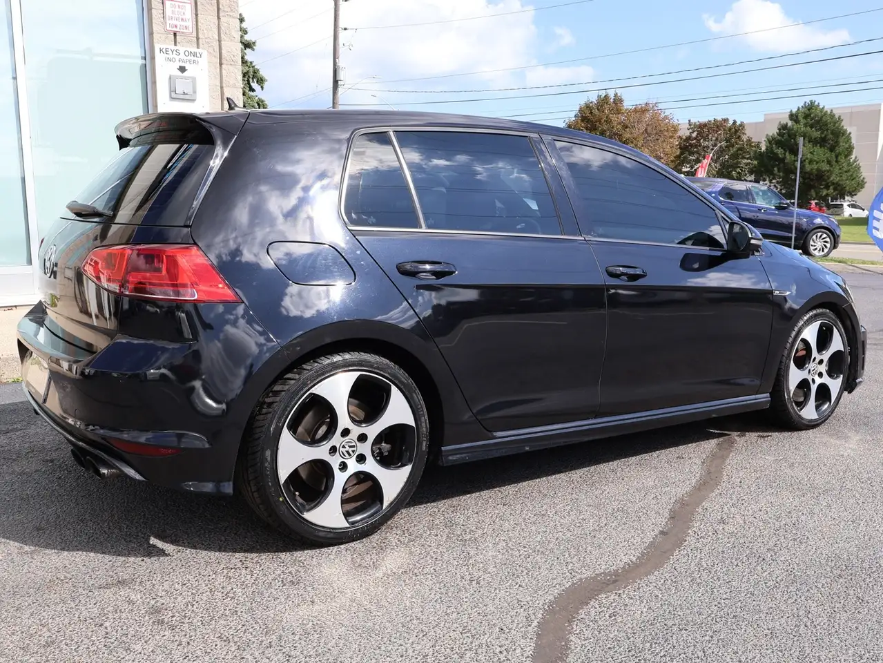Volkswagen Golf R снимка Volkswagen Golf R