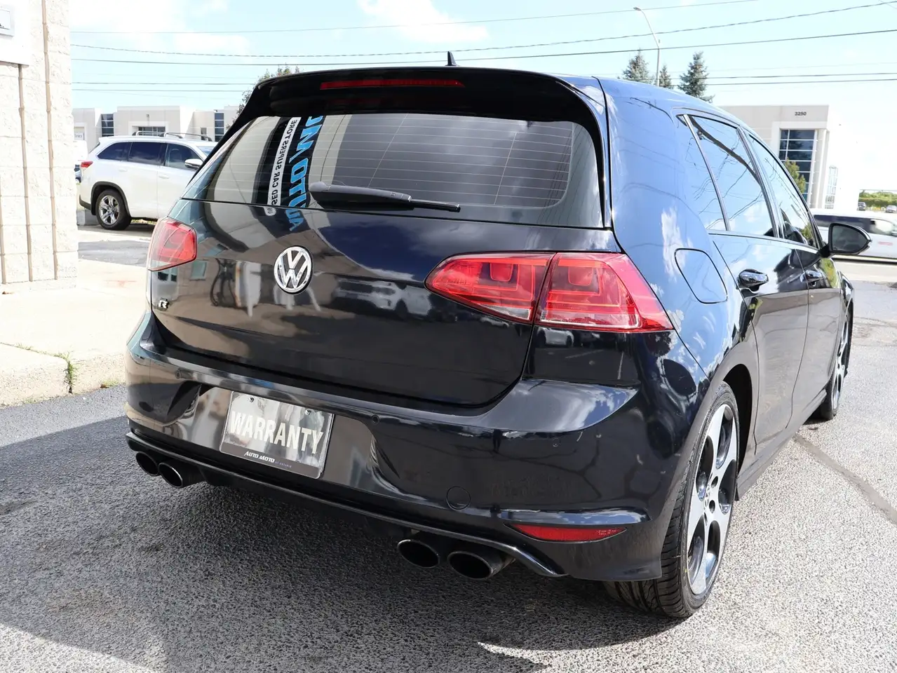 Volkswagen Golf R снимка Volkswagen Golf R