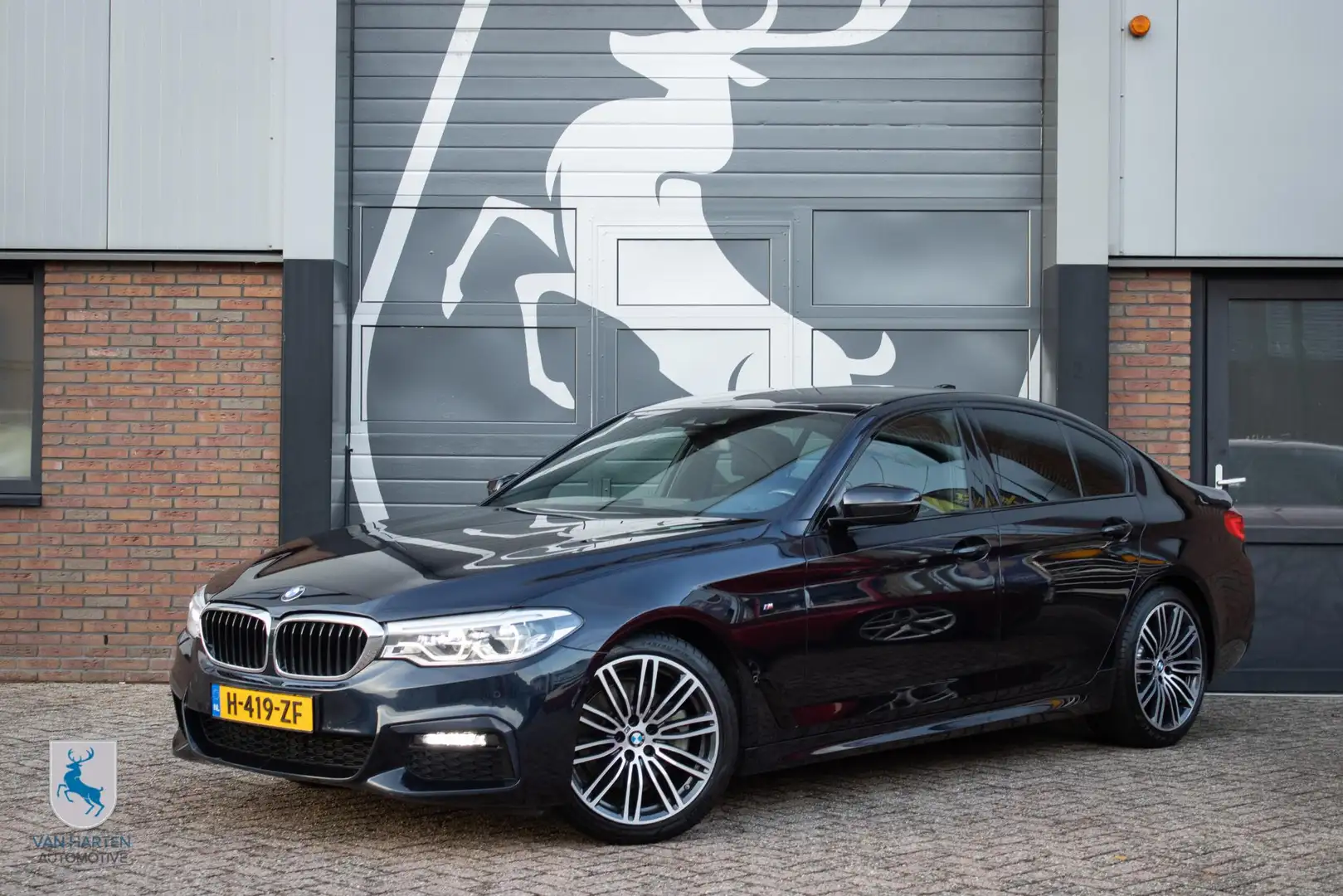 BMW 520 5-serie 520i High Executive Edition M-sport / Carb Zwart - 1
