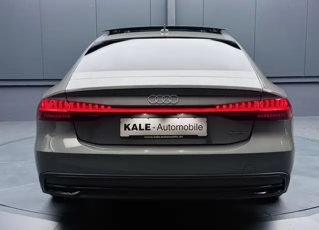 Audi A7 view 5