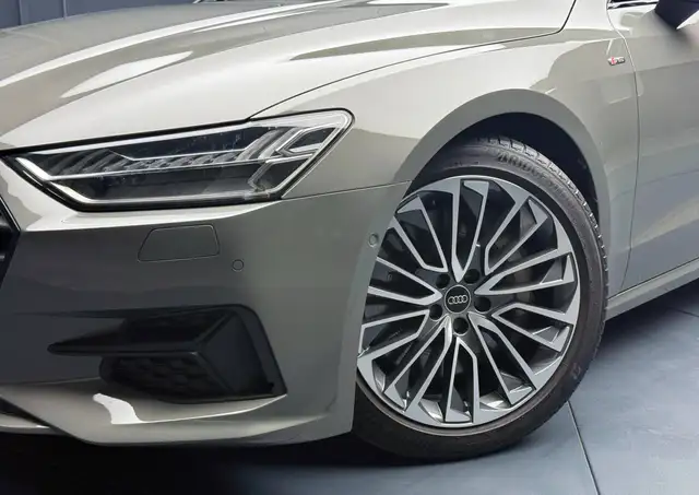 Audi A7 view 2