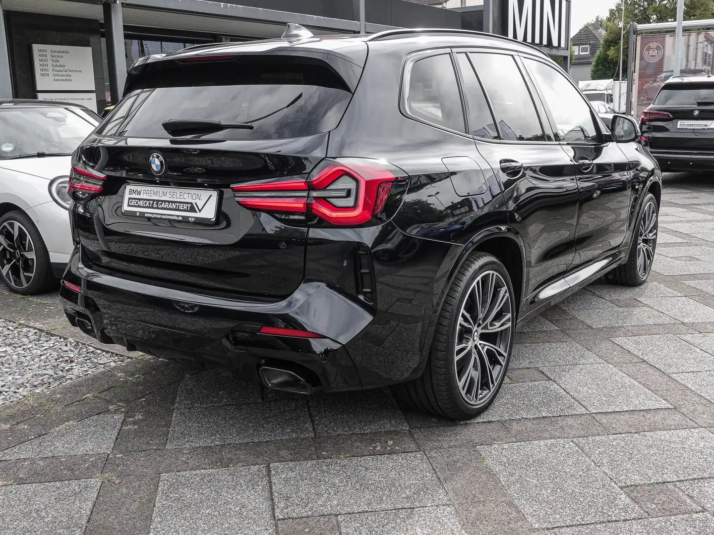 BMW X3 xDrive30d M Sport Komf Adapt. 21" Memory AHK StHz Schwarz - 2