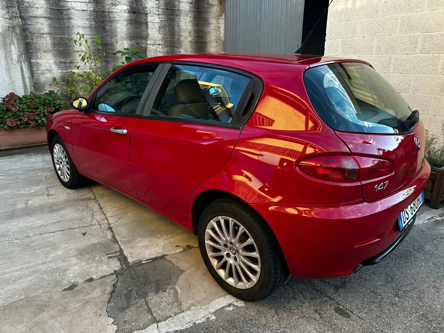 Alfa Romeo 147 1.6 16V TS (105) 5 porte Distinctive Rosso - 2