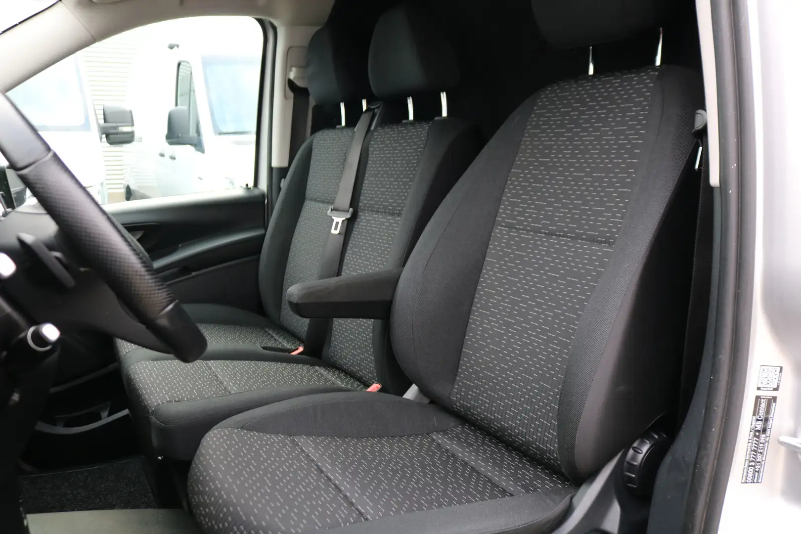 Mercedes-Benz Vito 114 CDI Automaat Airco Navigatie Camera Trekhaak Argent - 2