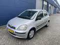 Toyota Yaris 1.3-16V VVT-i Sol • 5Drs • Automaat • Elec.P Gris - thumbnail 2