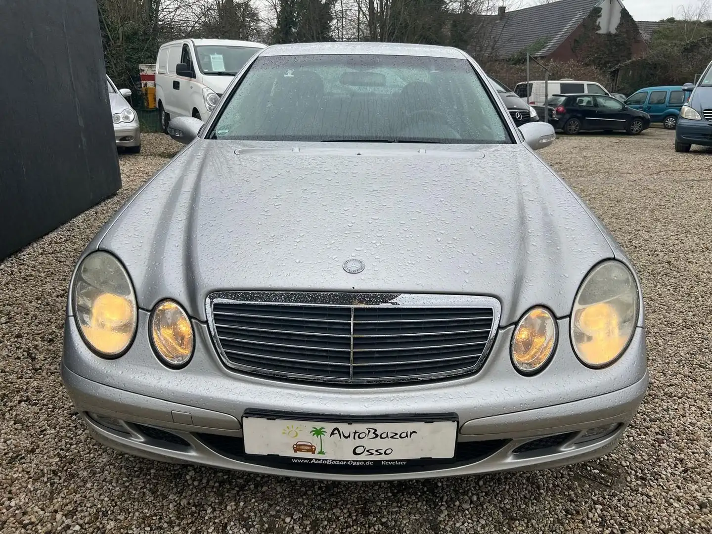 Mercedes-Benz E 200 CDI 2.1 * AUTOMATIK * 1. Vorbesitzter * Argent - 2