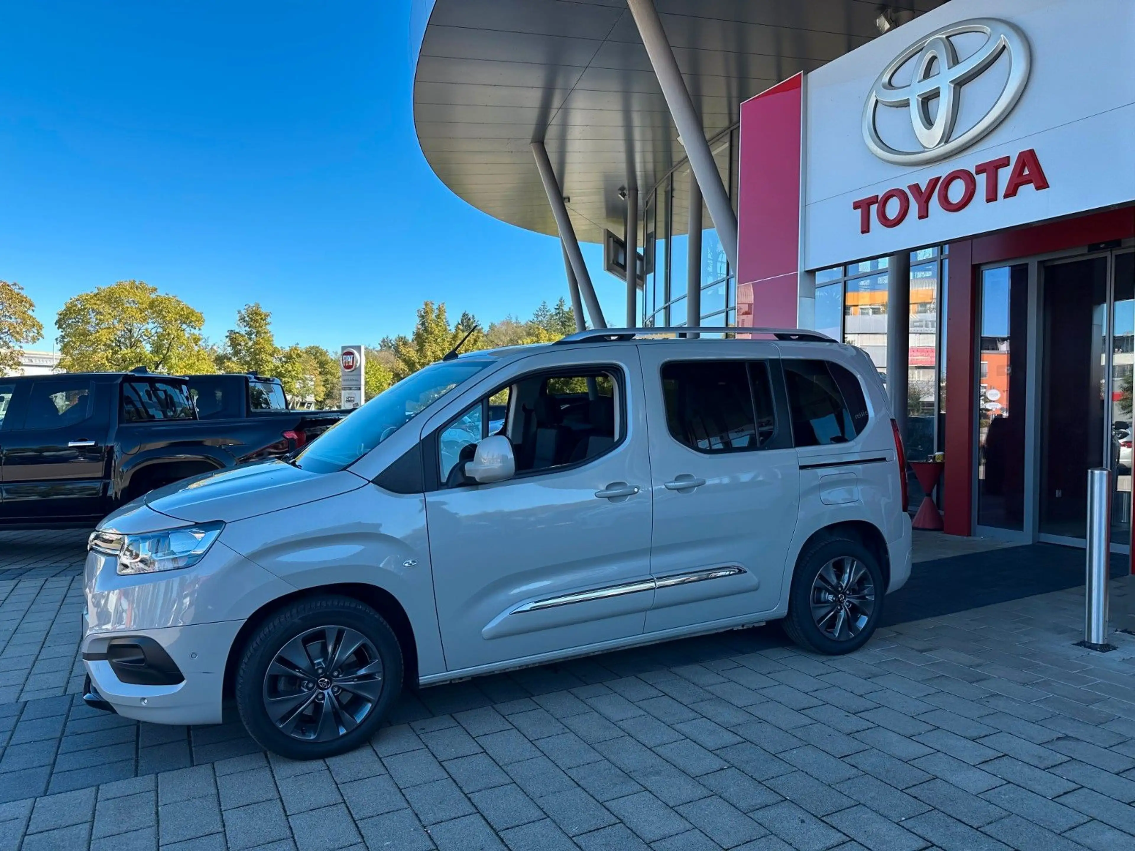 Toyota Proace Verso L1 Executive,NAVI,PANO,AHK,KAM — photo 2