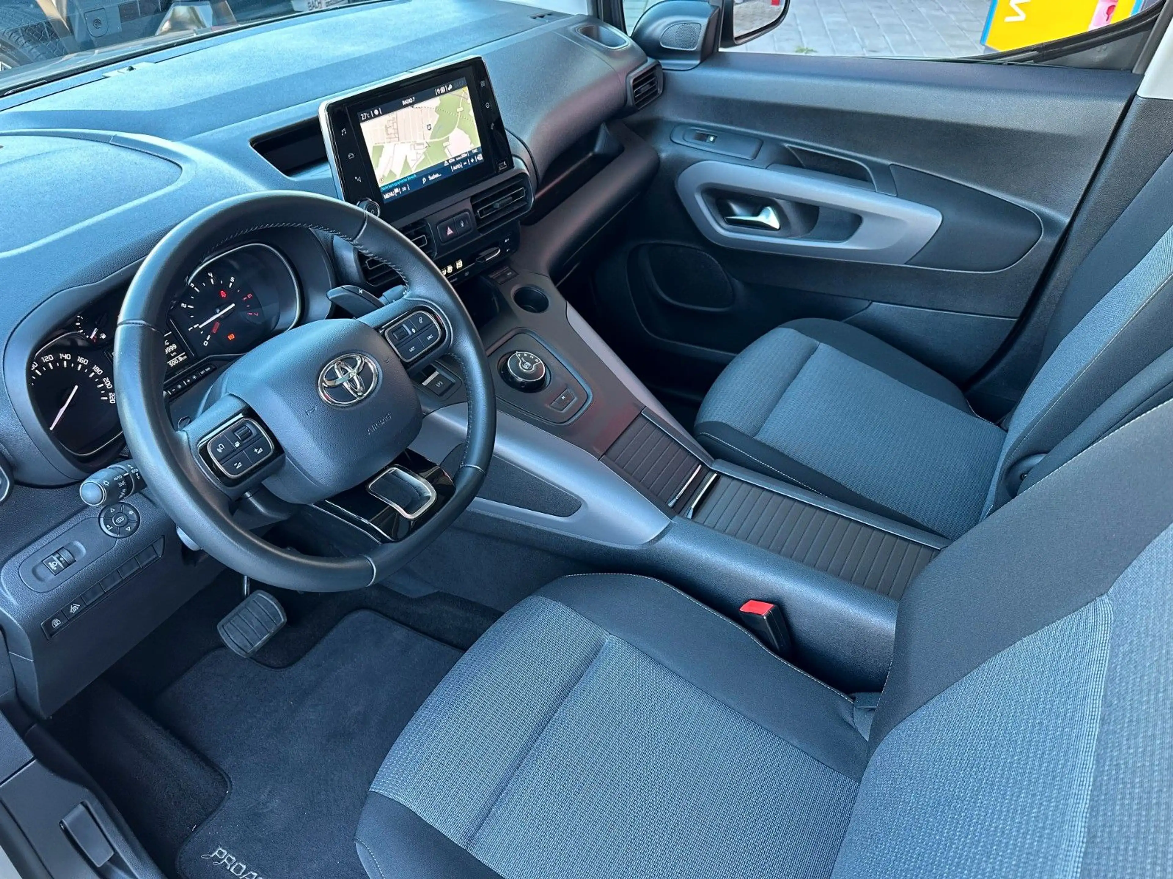 Toyota Proace Verso L1 Executive,NAVI,PANO,AHK,KAM — photo 8