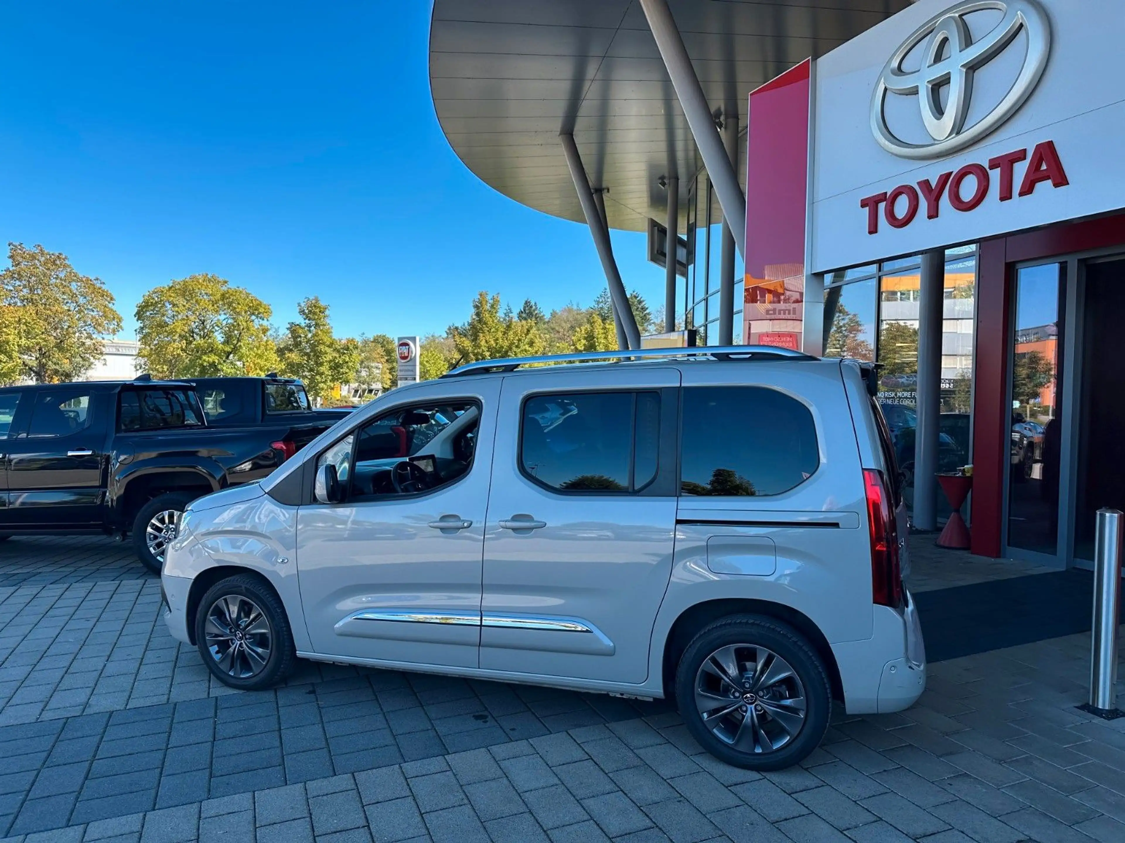 Toyota Proace Verso L1 Executive,NAVI,PANO,AHK,KAM — photo 3