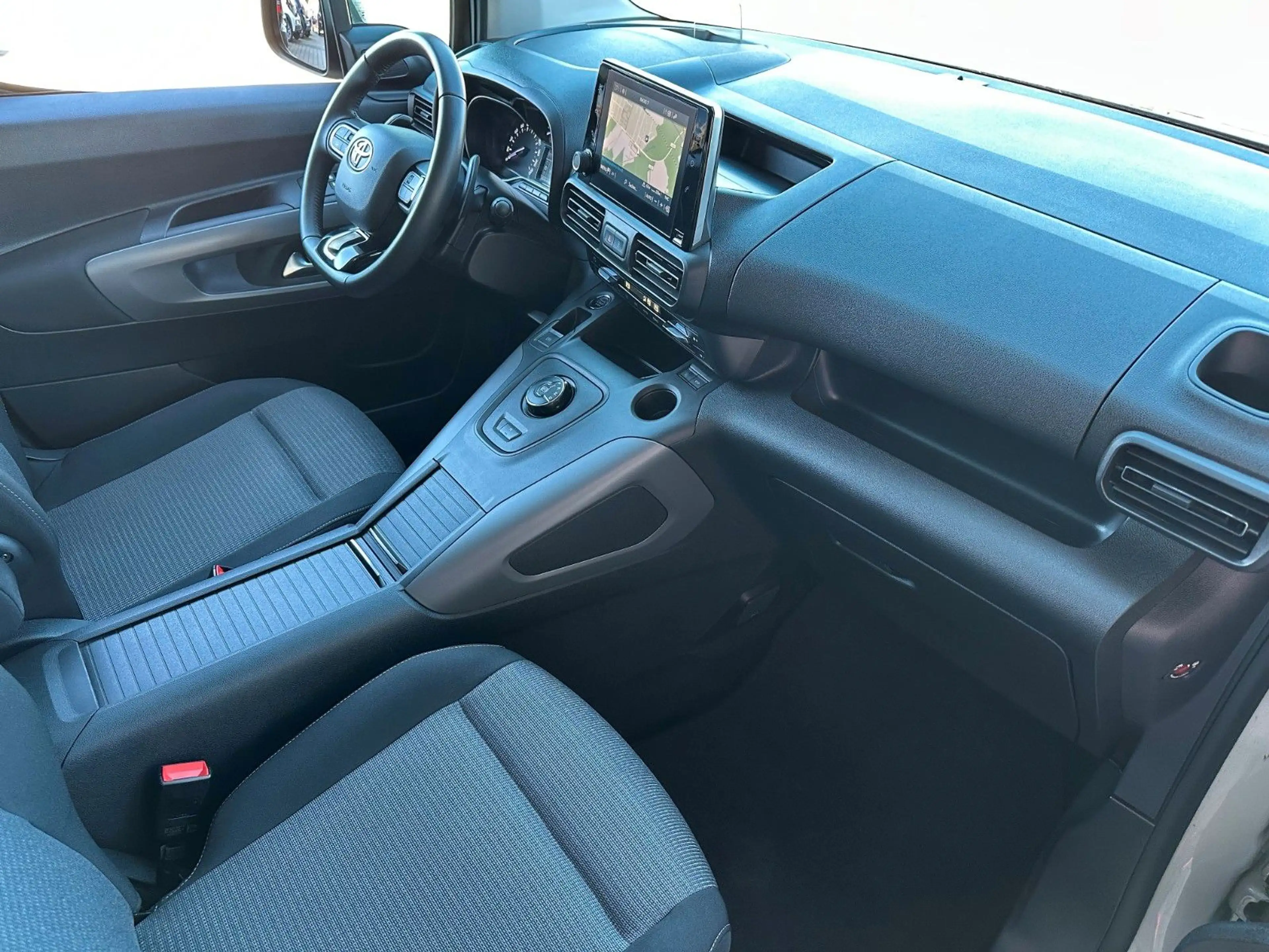 Toyota Proace Verso L1 Executive,NAVI,PANO,AHK,KAM — photo 11