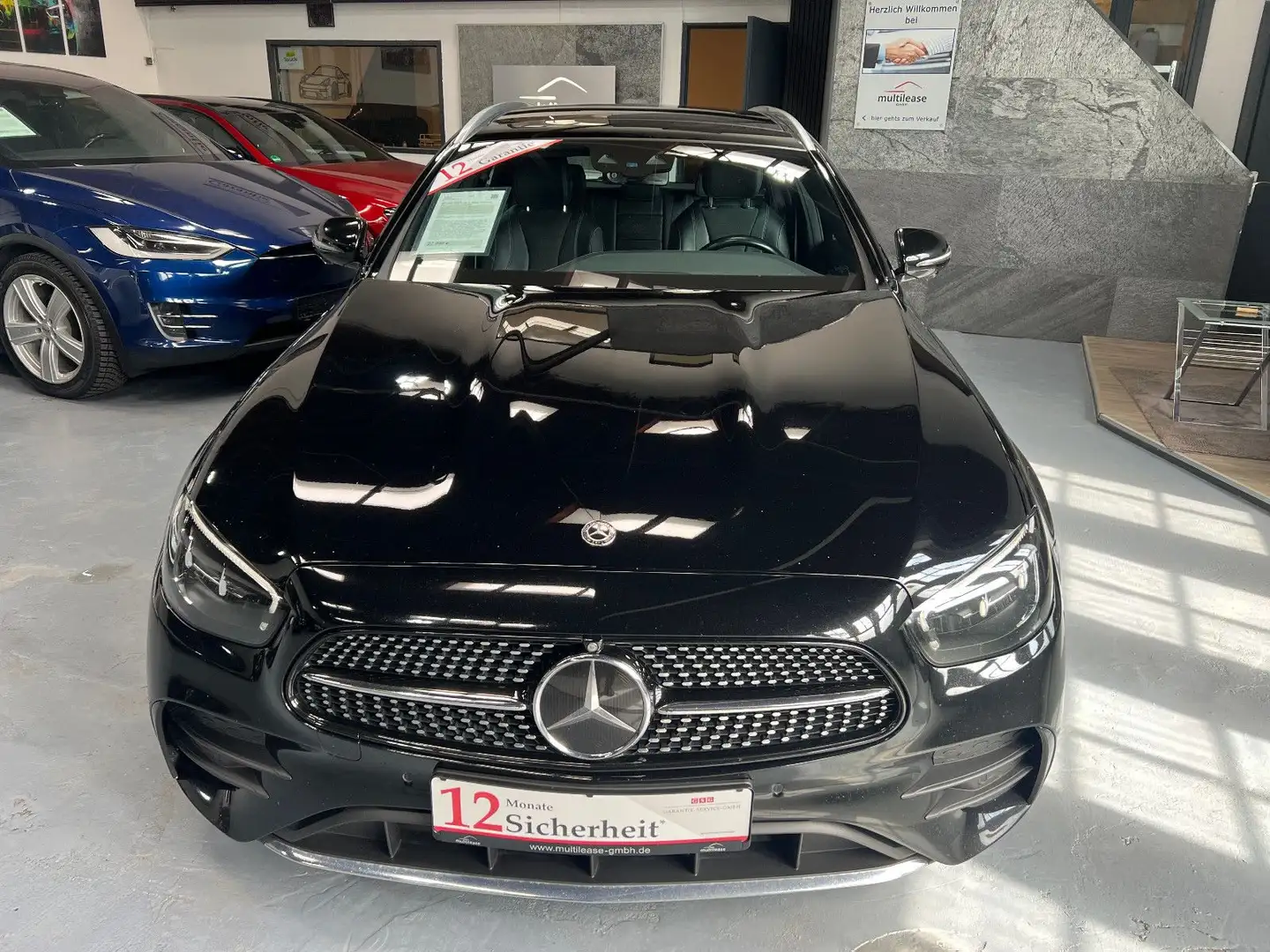 Mercedes-Benz E 300 de 4Matic 9G-Tronic AMG Line|PANO|AHK|360° Schwarz - 2