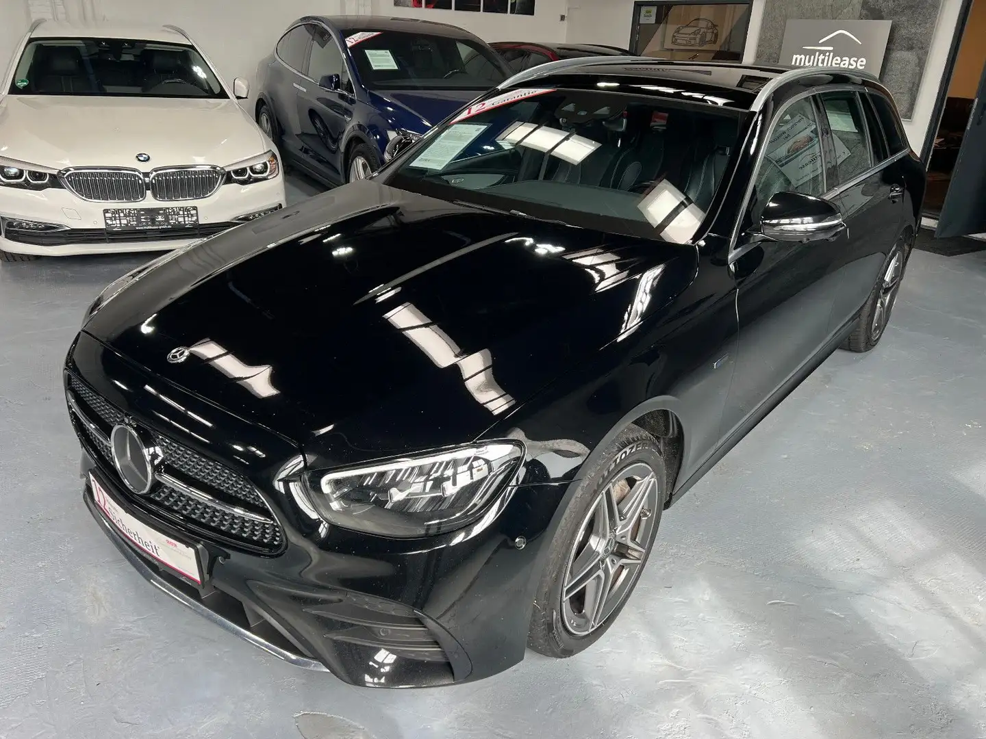 Mercedes-Benz E 300 de 4Matic 9G-Tronic AMG Line|PANO|AHK|360° Schwarz - 1