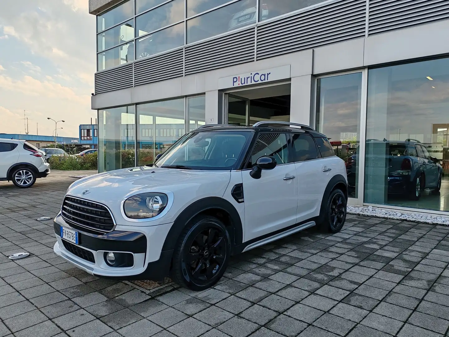 MINI Cooper D Countryman 2.0 150cv auto Navi VetriScuri Sensori Blanc - 1