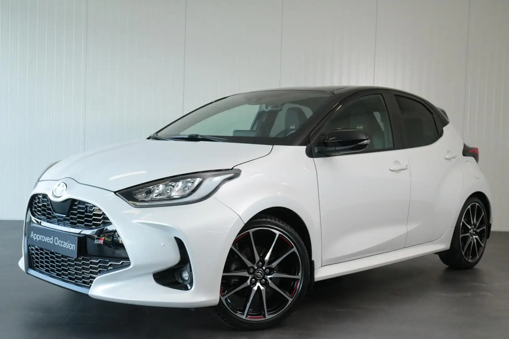 Toyota Yaris 1.5 Hybrid GR Sport, Parkeersensoren Wit - 2